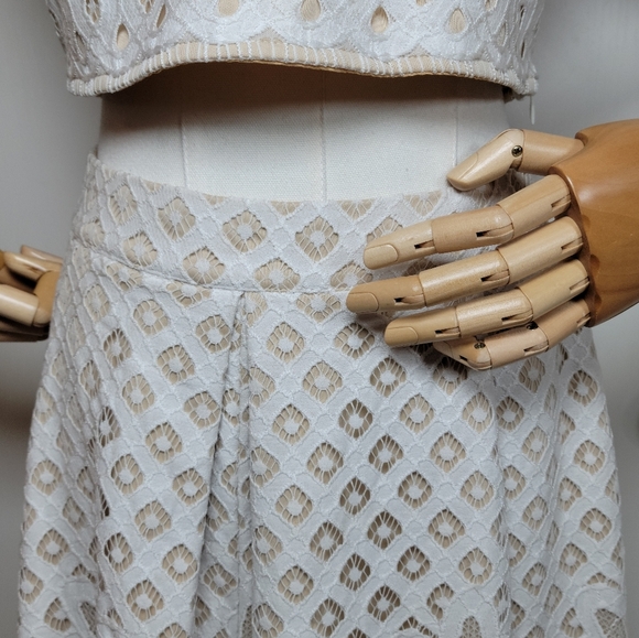 Two Sisters Two-Piece Eyelet Chic Bridal High-Low Skirt Set Size 8 - Picture 4 of 15